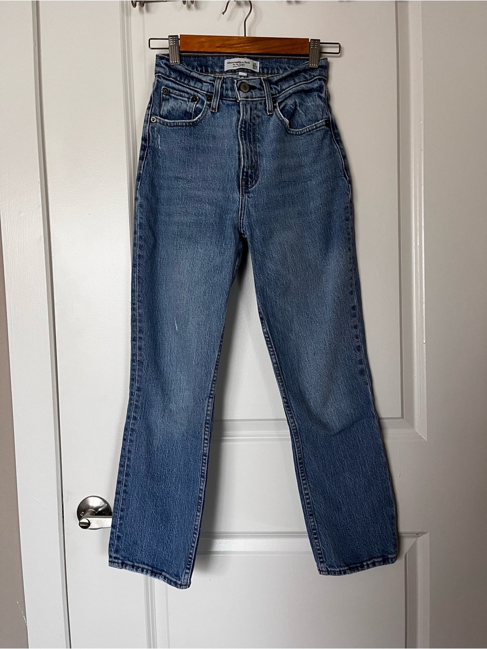 Abercrombie & Fitch Curve Love ‘90s Straight Ultra High Rise Jean 24XS